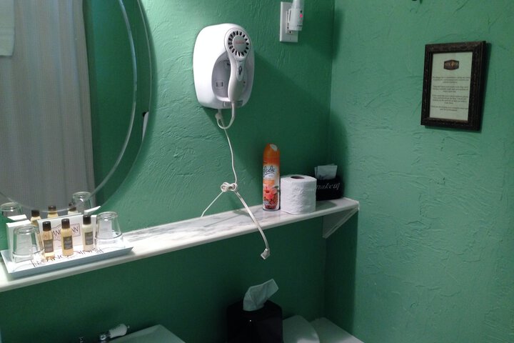 Room 44 of 80