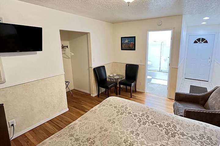 Room 27 of 49