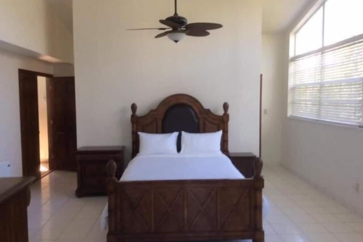 Room 18 of 31