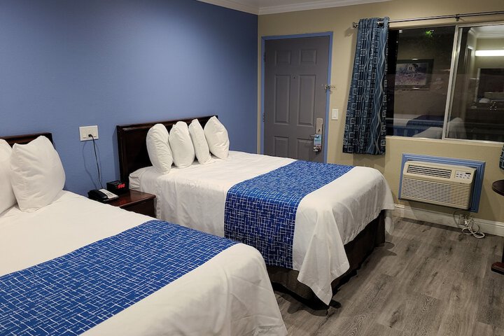 Room 30 of 44
