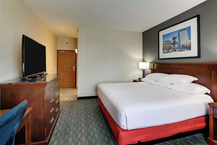 Room 16 of 79