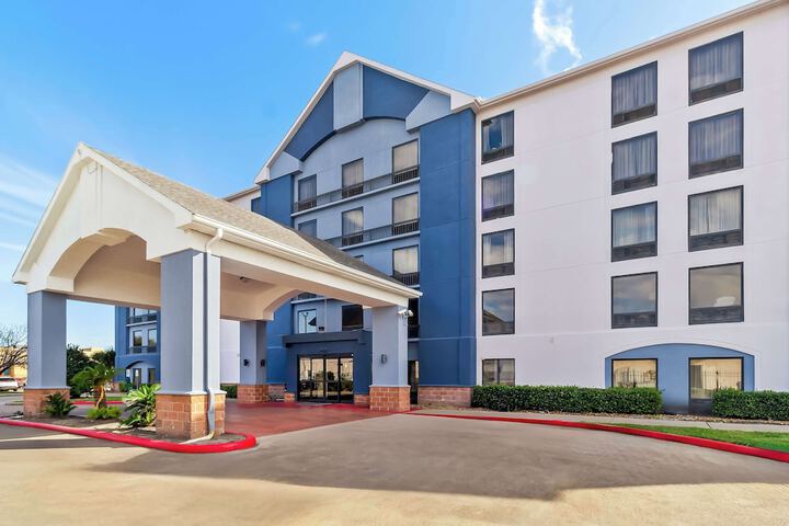 Hotel 2 of 37