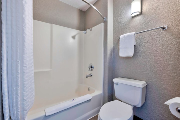 Room 16 of 25