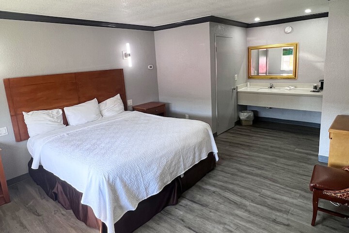 Room 20 of 29