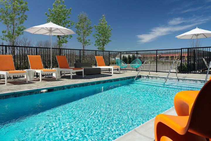 Pool 7 of 35