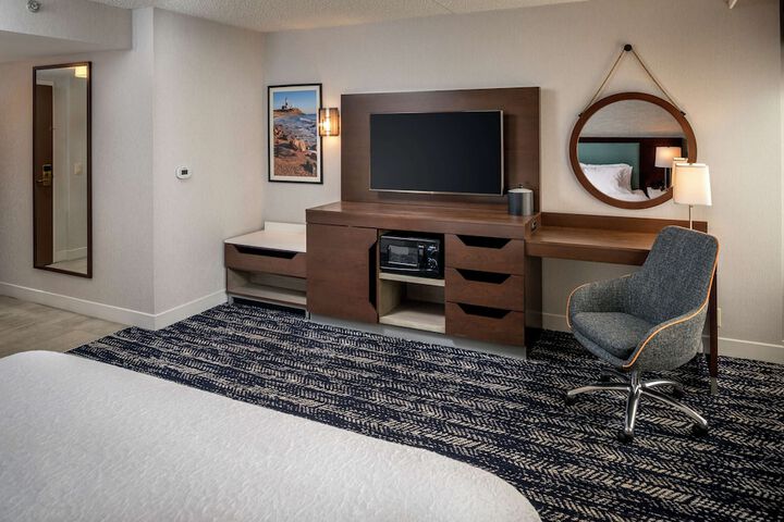 Hampton Inn Long Island / Commack