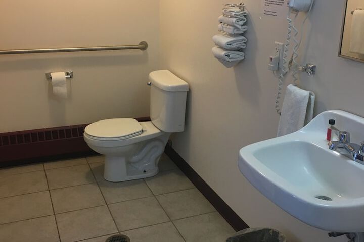 Room 16 of 36