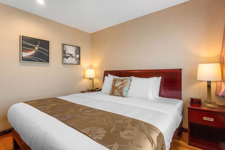 Room 15 of 35