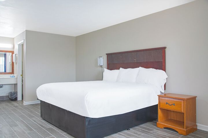 Room 14 of 35