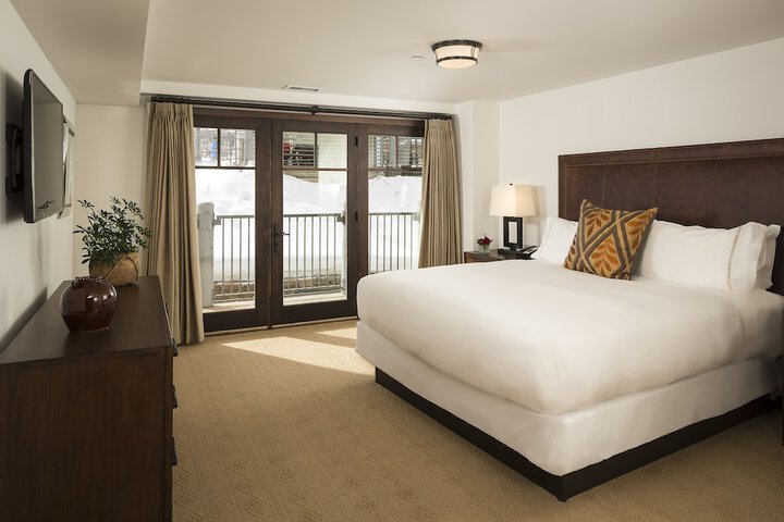Madeline Hotel & Residences Auberge Collection
