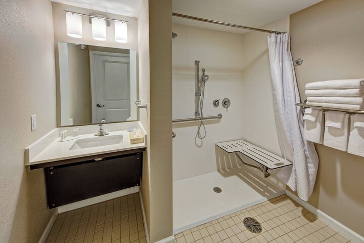Room 9 of 26
