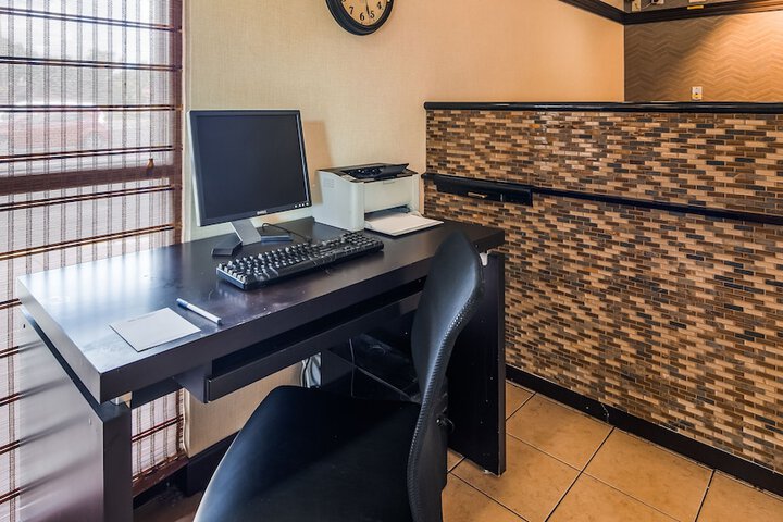 Business Center 25 of 25