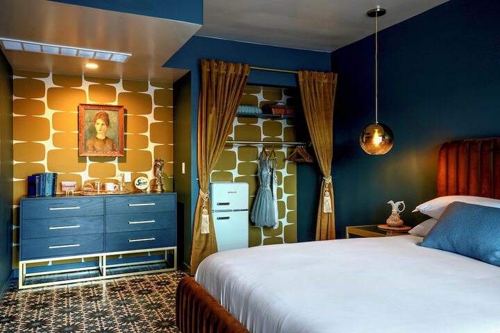 Room 27 of 41