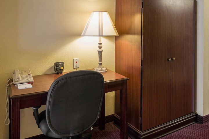 Room 14 of 33