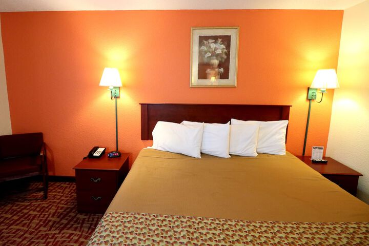Room 10 of 30