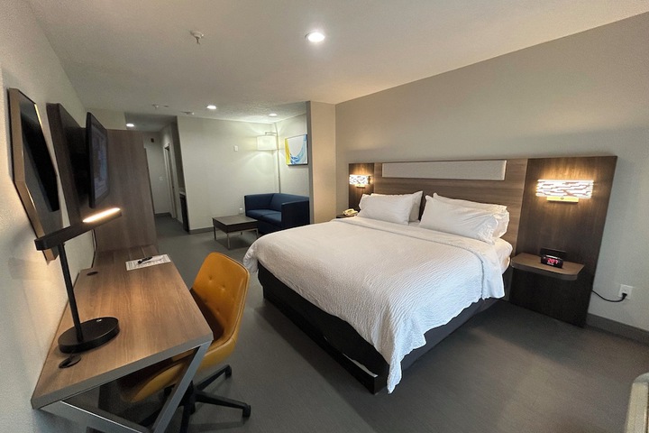 Holiday Inn Express Hotel & Suites Grants - Milan by IHG