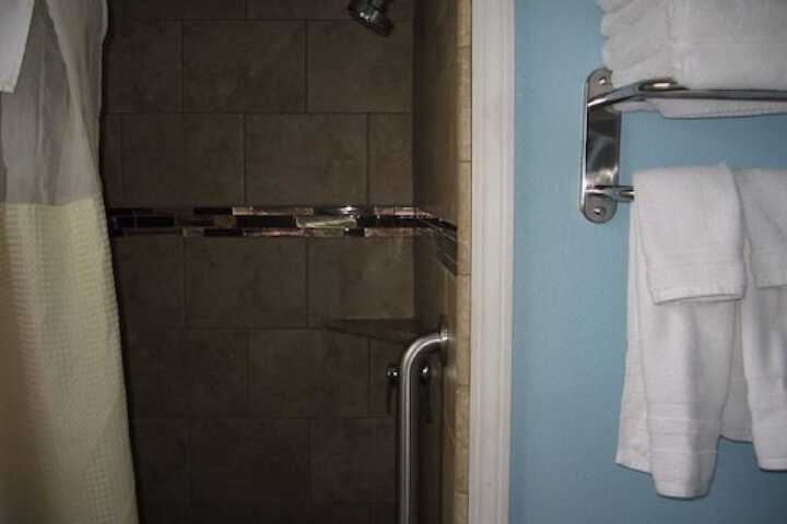 Dolphin Cove Motel