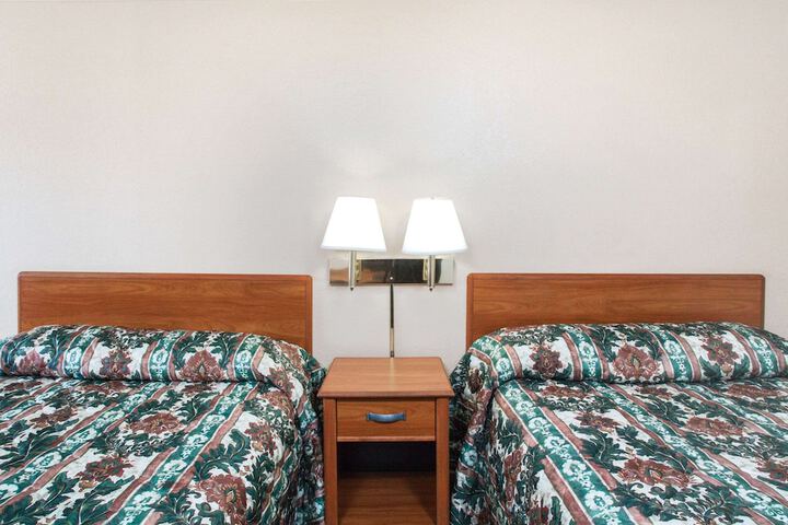 Room 16 of 16
