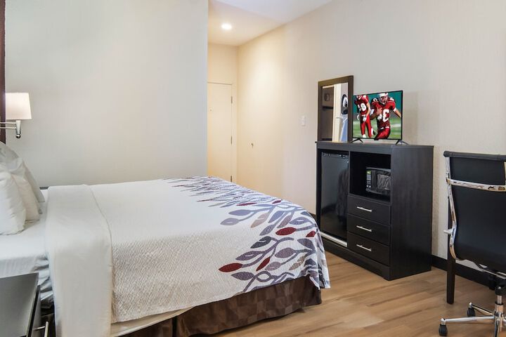 Room 14 of 28