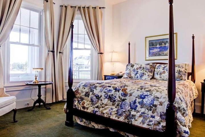 Room 42 of 191