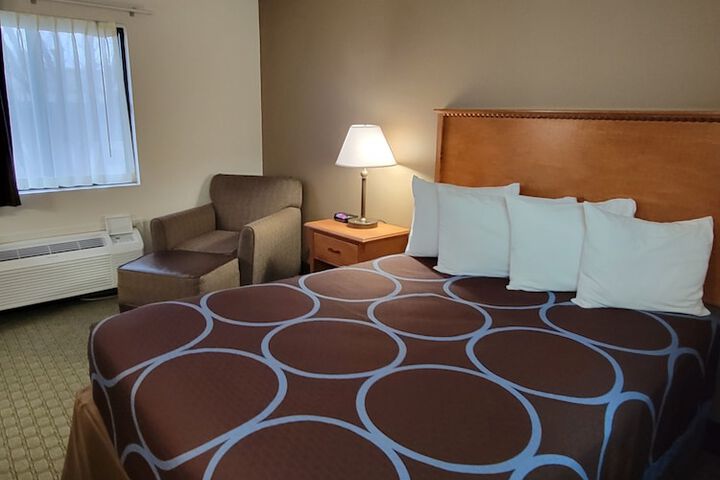 Room 25 of 42