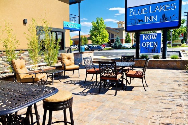 Blue Lakes Inn & Extended Stay