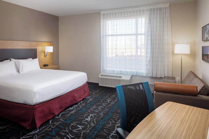 Room 16 of 28