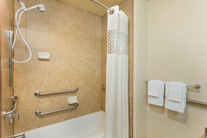 Room 14 of 19