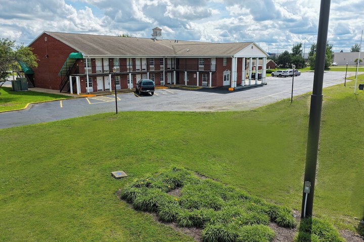 Economy Inn & Suites
