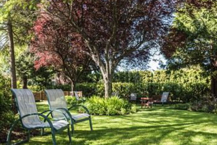 Oak Bay Guest House Bed & Breakfast