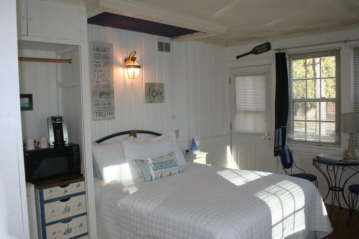 Room 50 of 76