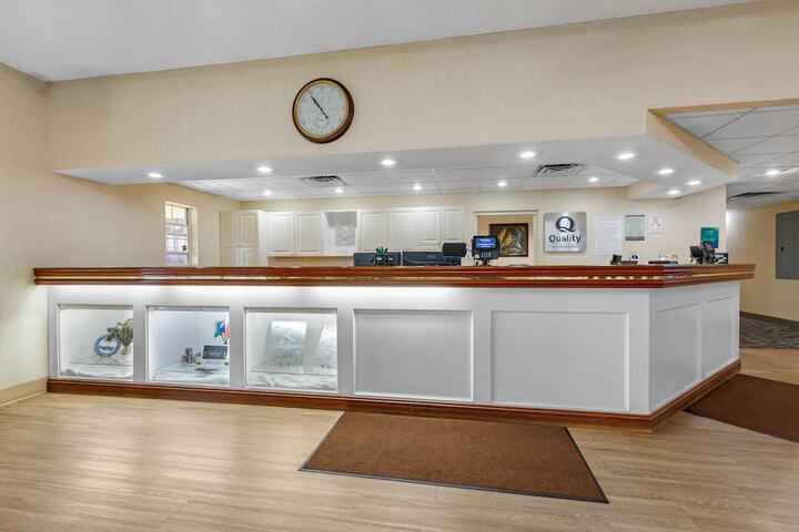 Quality Inn & Suites Bellville - Mansfield