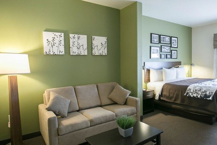 Room 14 of 26