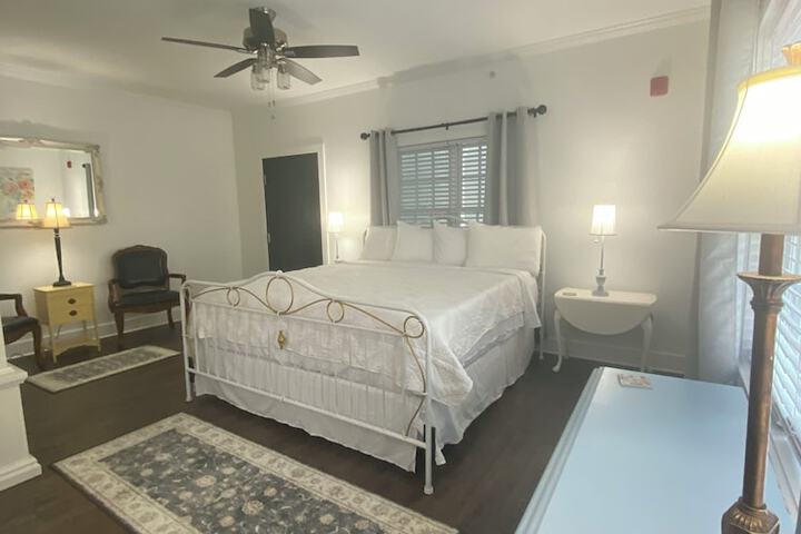 Room 50 of 98