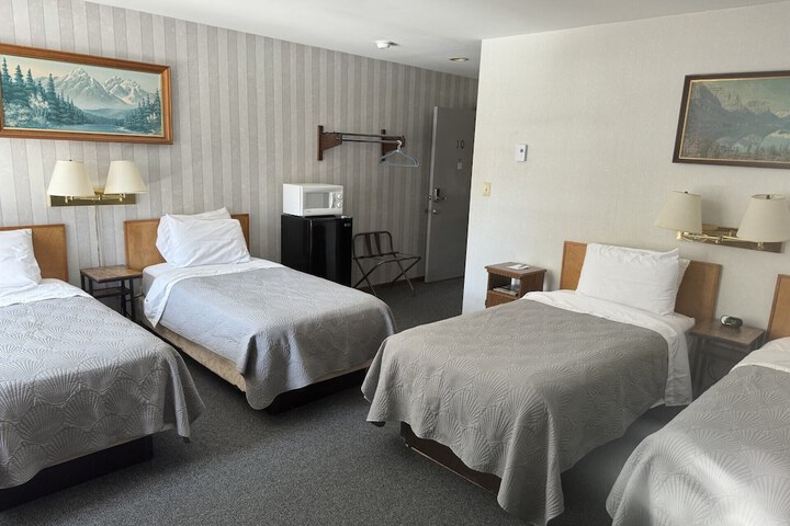 Room 27 of 44