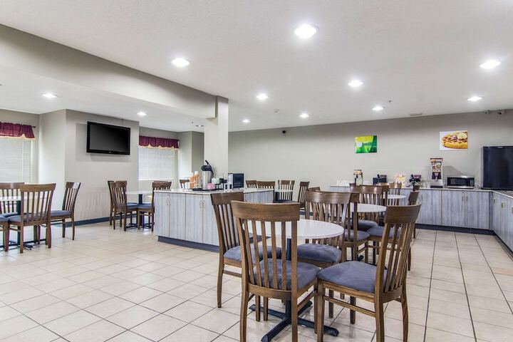 Quality Inn & Suites Grove City - Outlet Mall