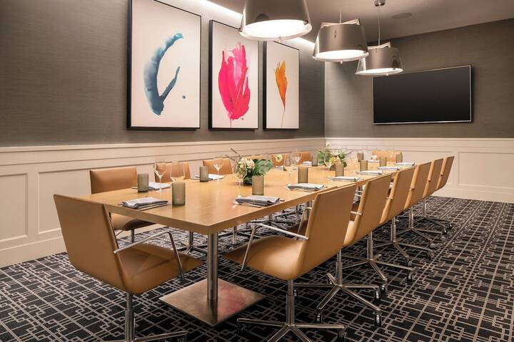 Dining 60 of 79