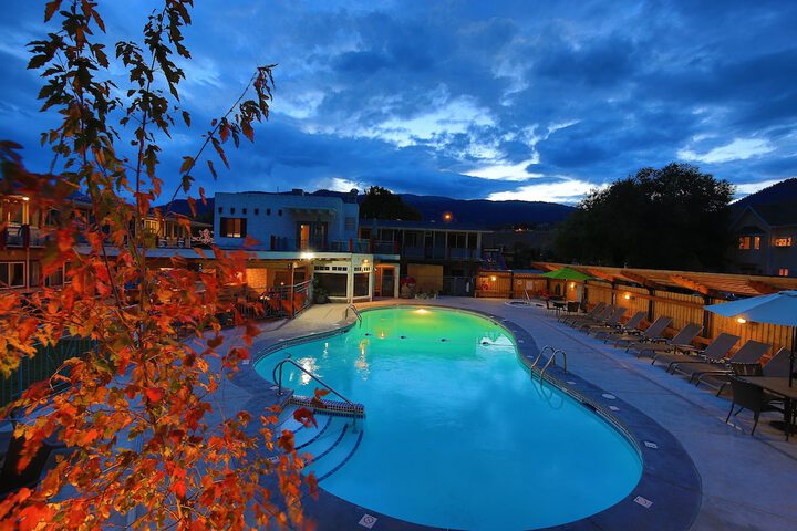 Pool 11 of 39