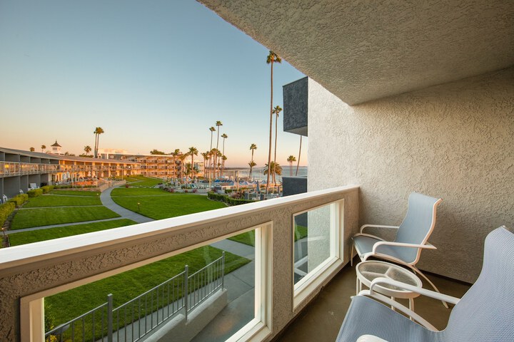 SeaCrest OceanFront Hotel