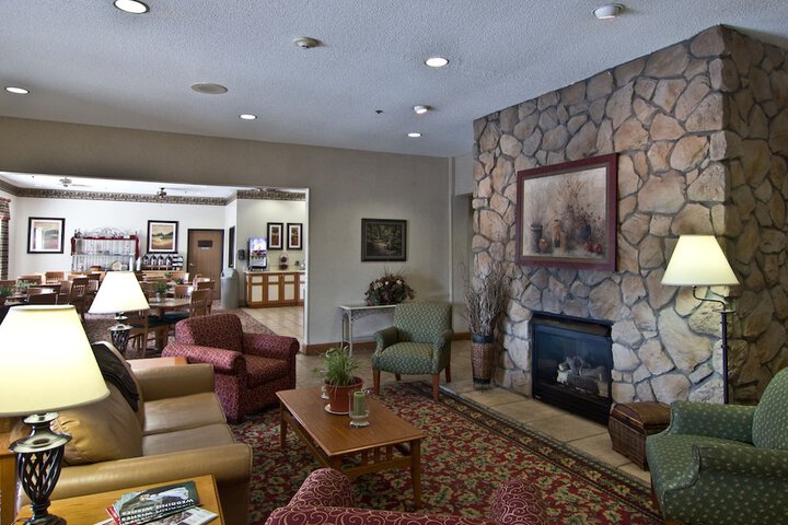 Coshocton Village Inn and Suites