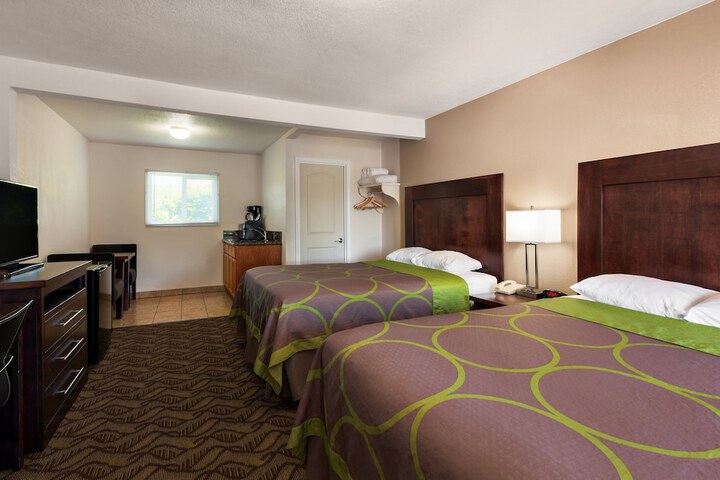 Room 18 of 27