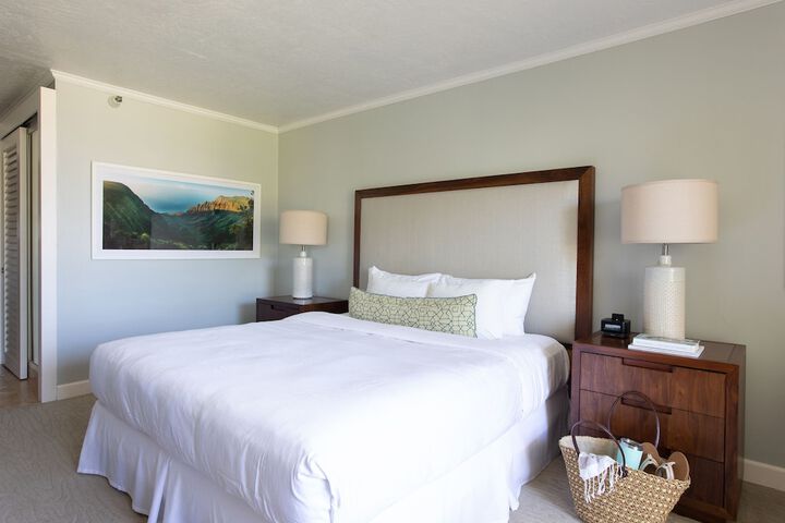 Room 102 of 162