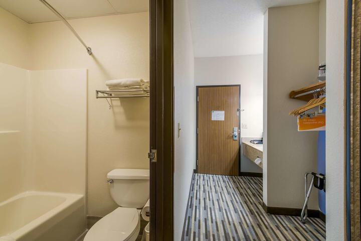 Room 21 of 36