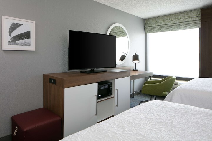 Hampton Inn Iowa City / Coralville