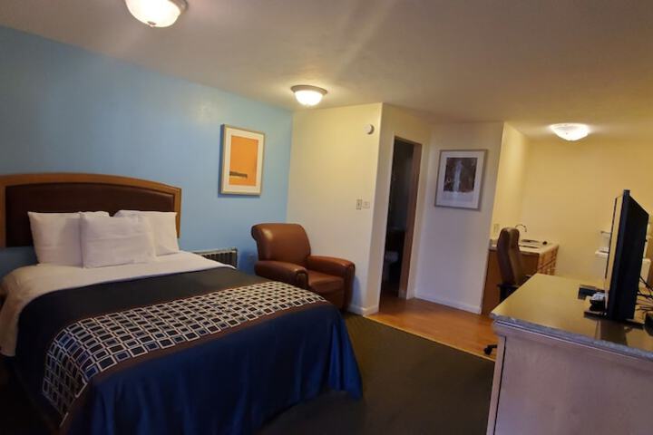 Room 9 of 37