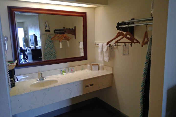 Room 15 of 23