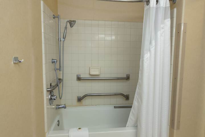 Room 20 of 32