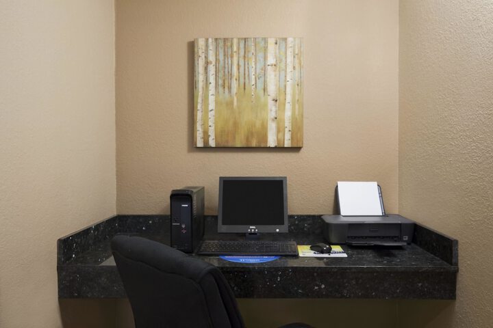Business Center 59 of 60