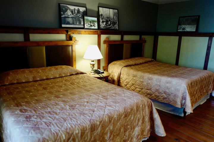 Room 73 of 98
