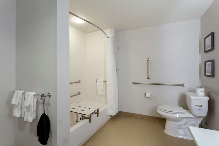 Room 19 of 36